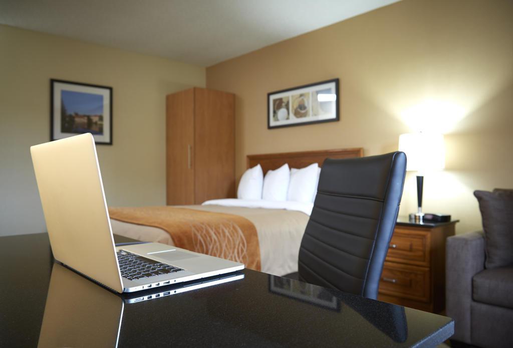 Comfort Inn Kirkland Lake Exteriér fotografie